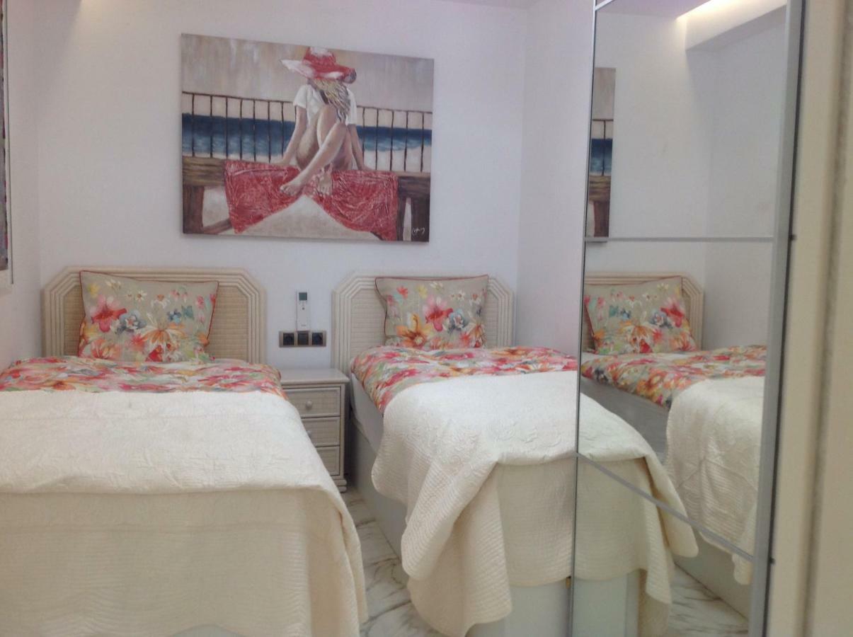 Apartamento Daniela Бенидорм Екстериор снимка